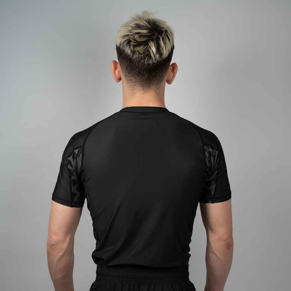MA1 Black Jag Short Sleeve Rashguard - product photo 2